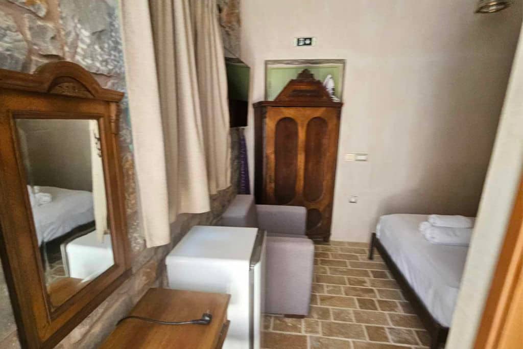 Double budget room