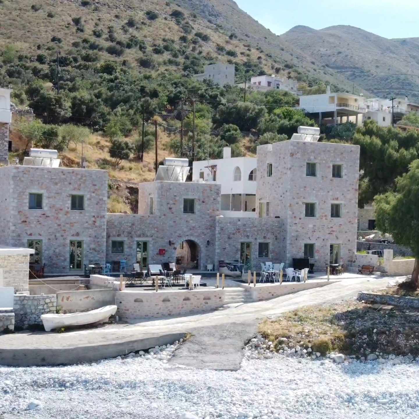 Arapis Rooms & Suites